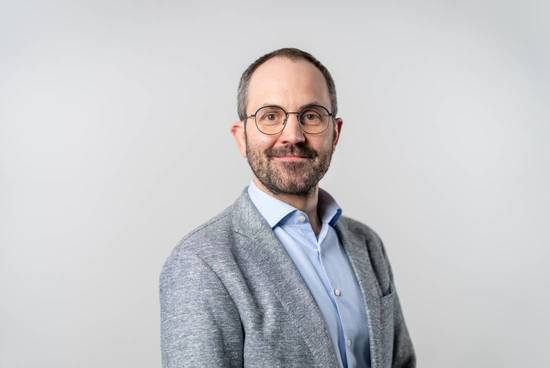  Dr. Florian Mayer